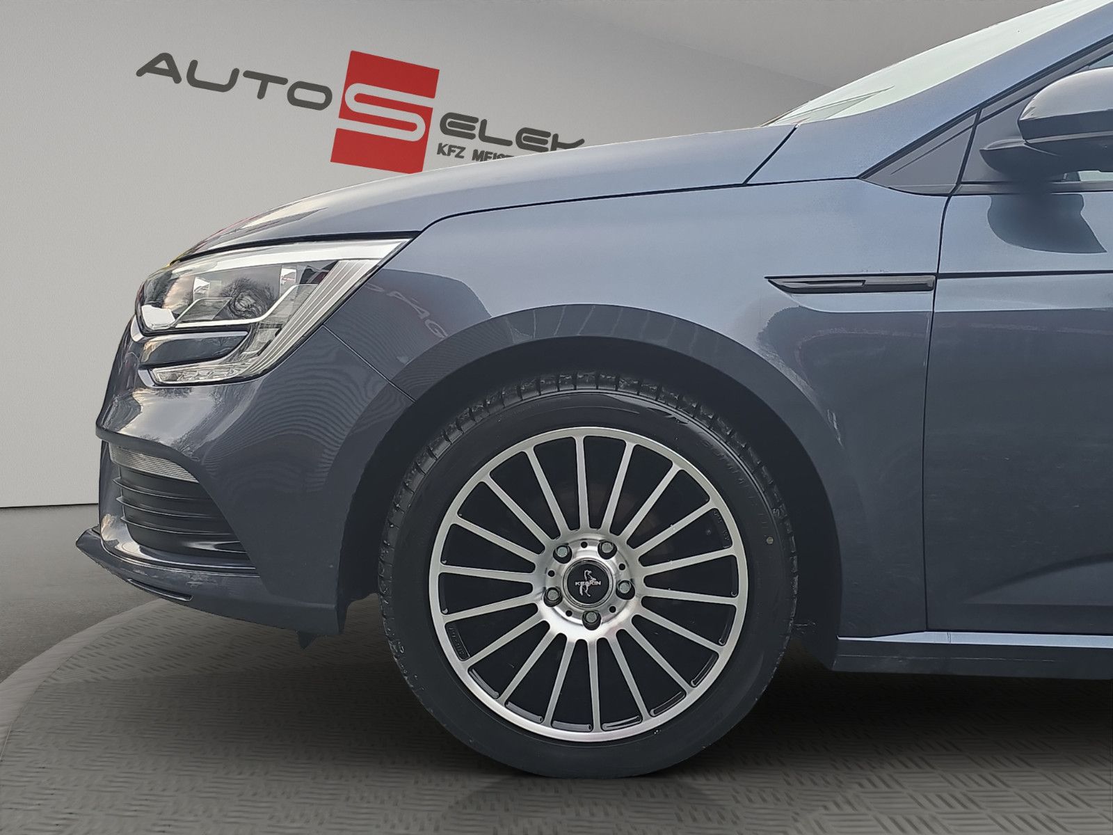 Fahrzeugabbildung Renault Megane IV Play NAVI+PDC+SHZ AUS 1.HAND