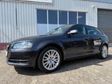 Audi A3 Sportback 1.6 75kW 102PS Attraction/SHZ/Klima - Audi: A10