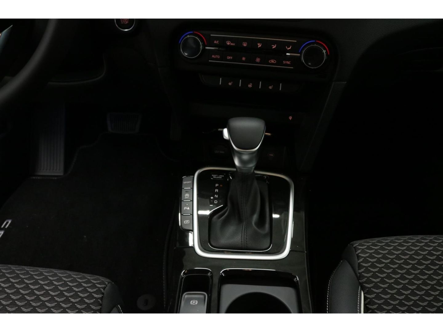 Fahrzeugabbildung Kia Ceed Spirit 1,5 Automatik Kamera Navi SHZ Tempom