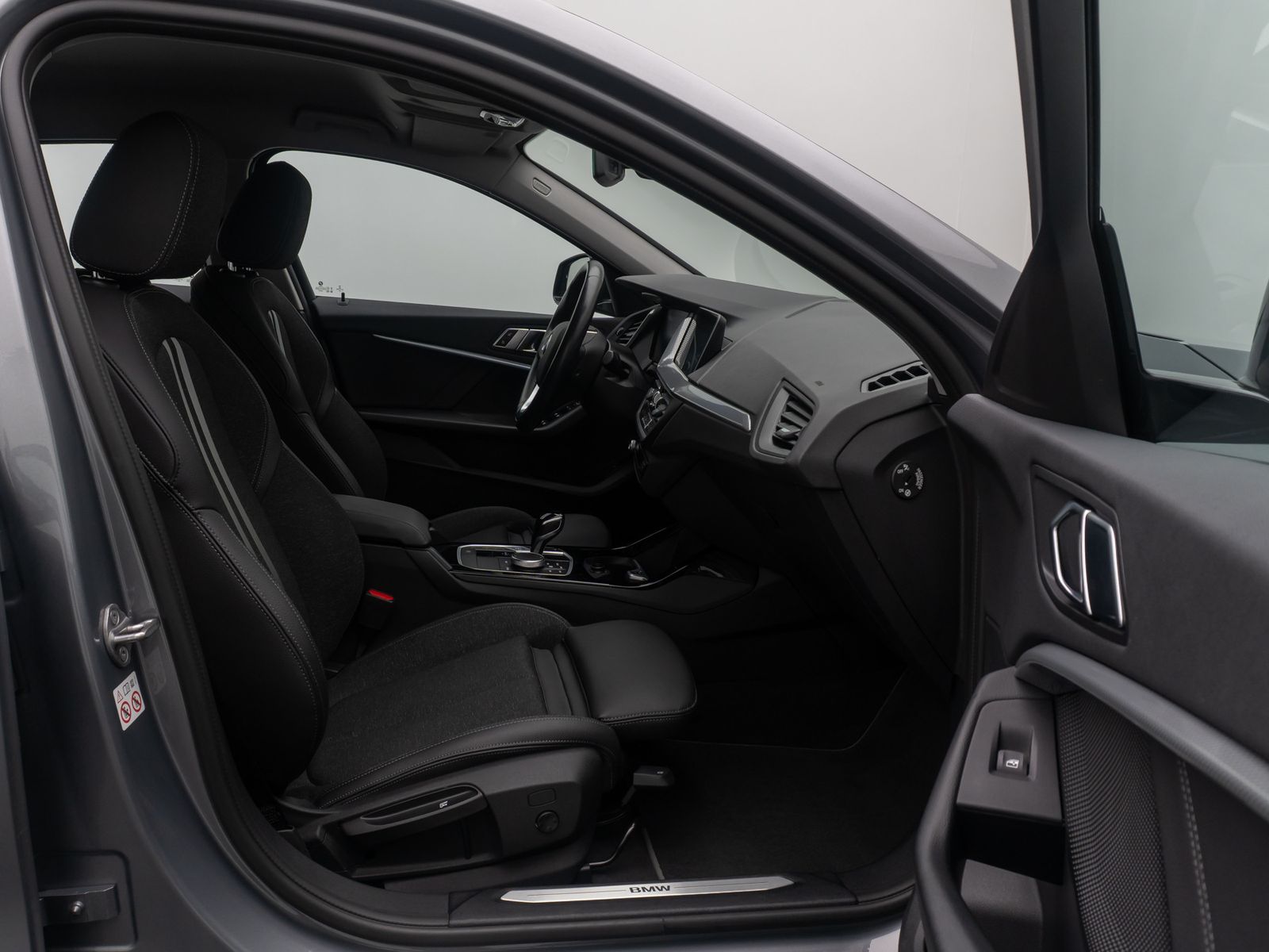 Fahrzeugabbildung BMW 118i Sport Line DAB CockPitPr PDC Fernlichtassis