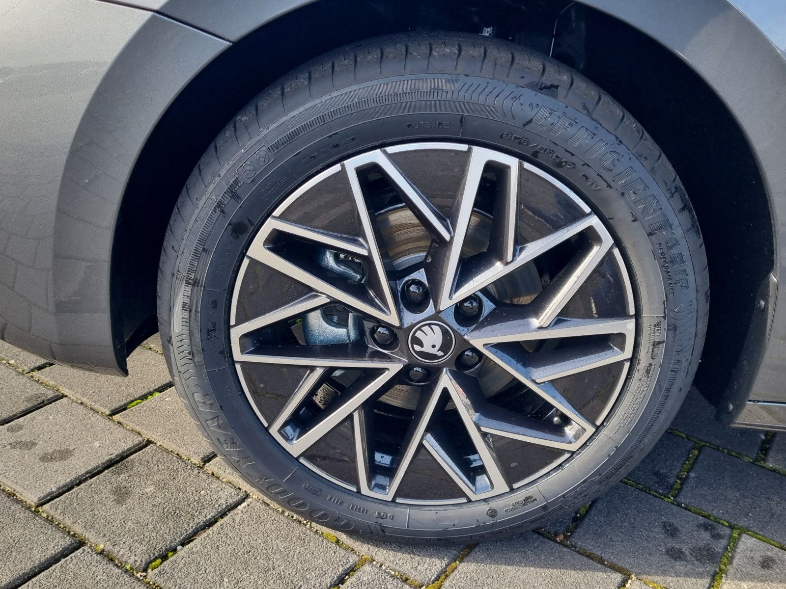 Fahrzeugabbildung SKODA Octavia Combi Tour 2.0 TDI 110kW/150PS AHK