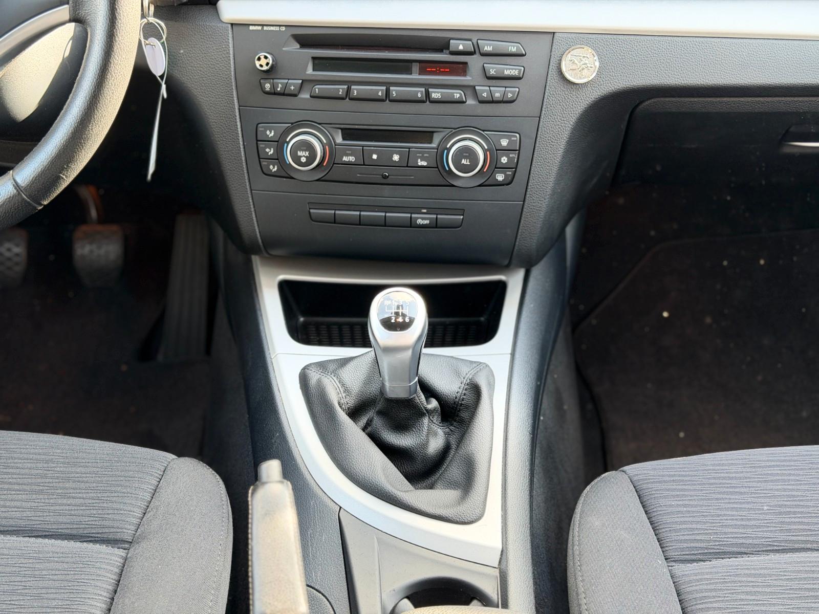 BMW 120 i Limousine*Advantage*PDC*Klimaauto*Tempomat