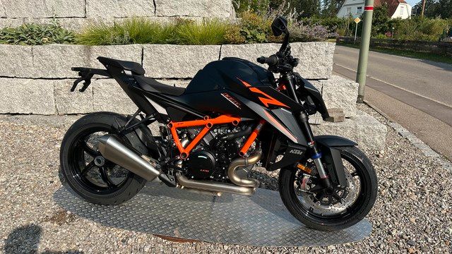 KTM 1390 SUPER DUKE R EVO 2024! SCHWARZ! SOFORT!