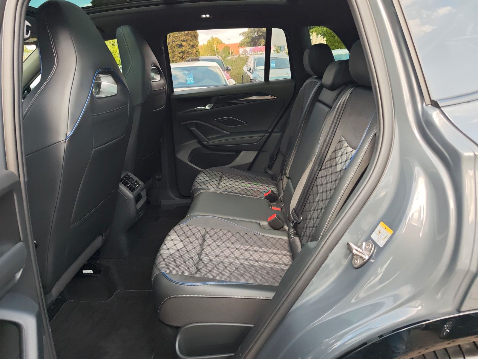 Tiguan R-Line TDi DSG Navi Matrix Pano AZV