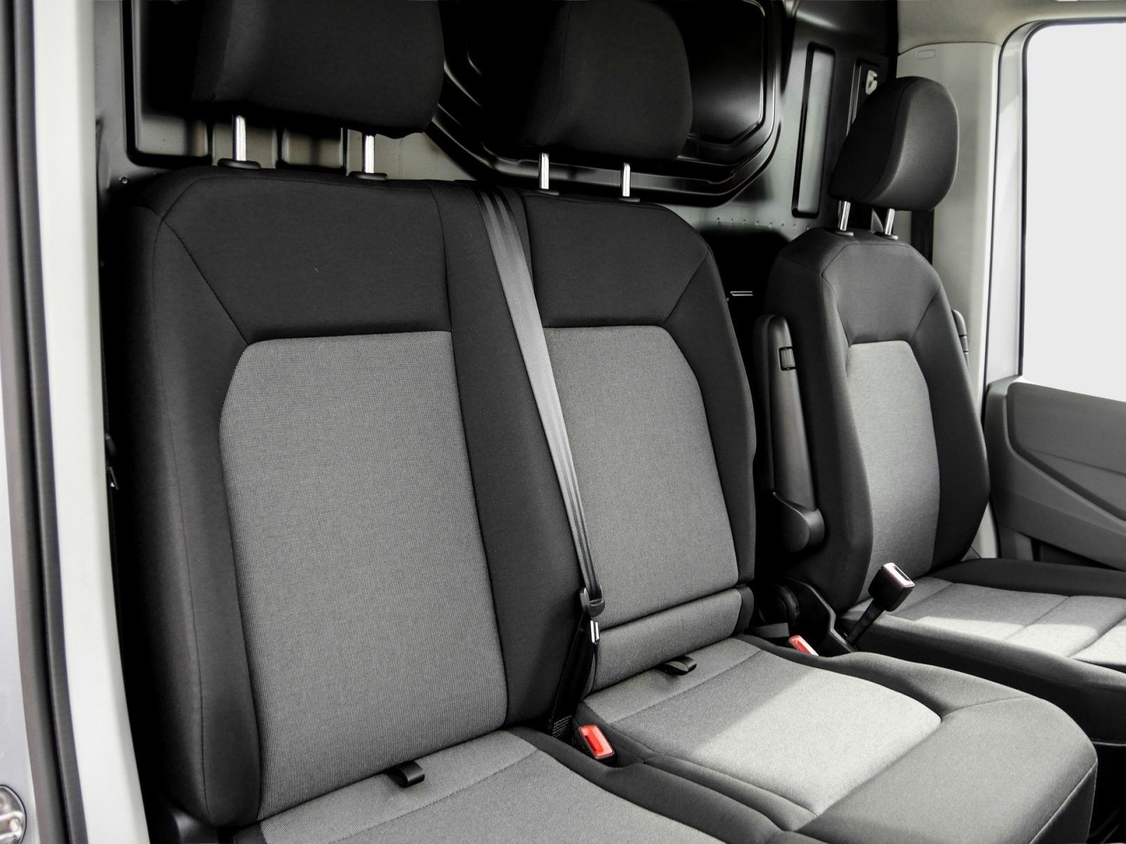 Volkswagen Crafter 35 Kasten MR HD NAVI KLIMA AHK foto 4