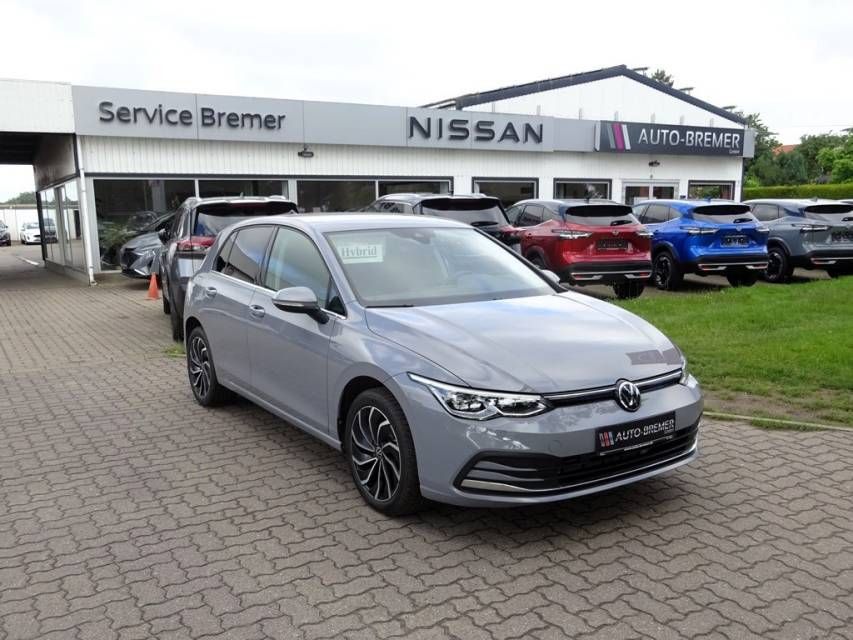Fahrzeugabbildung Volkswagen Golf VIII 1.4 eHybrid Style  8-fach bereift
