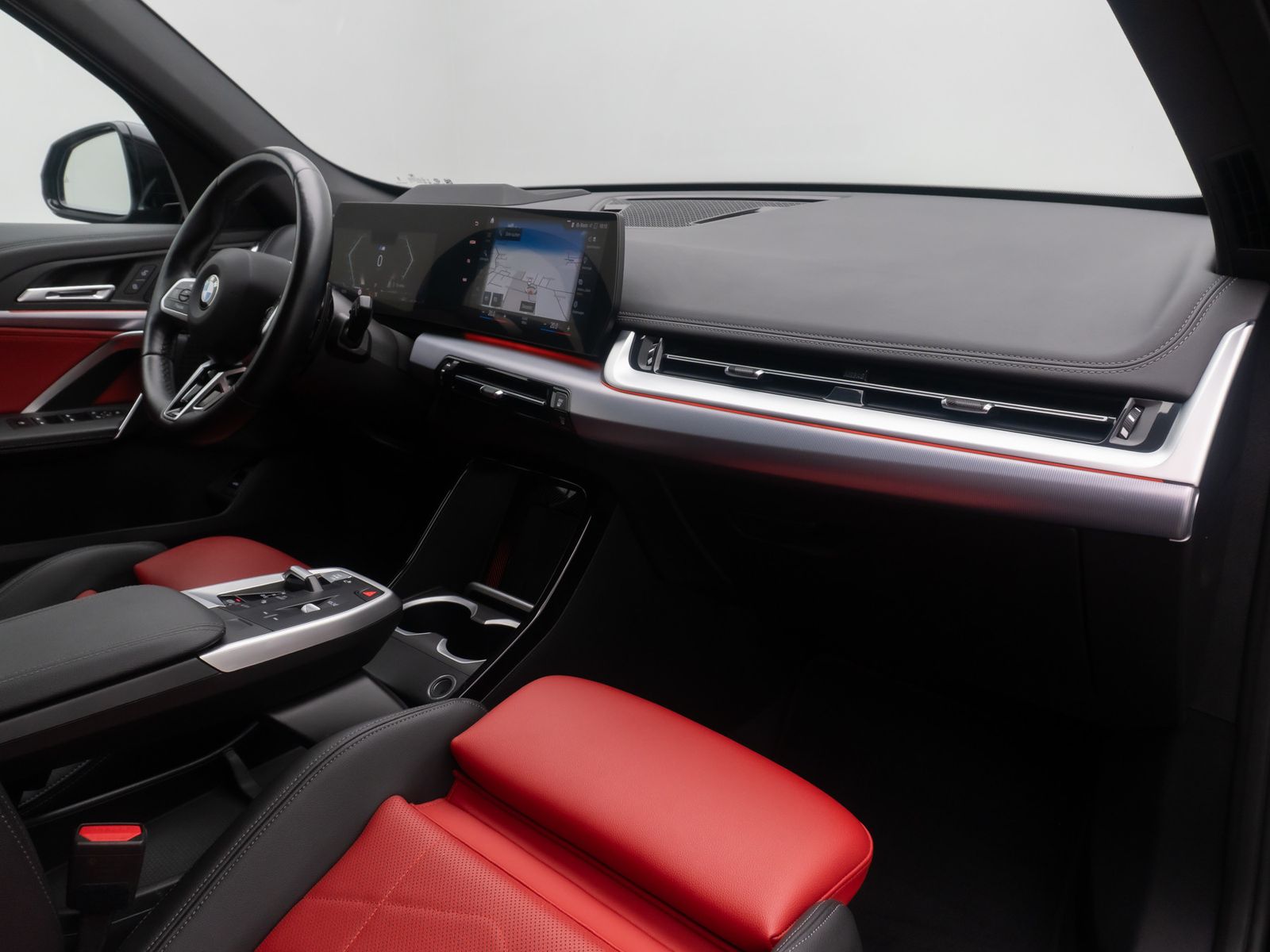 Fahrzeugabbildung BMW X1 sD20i M Sport AHK 360&deg;ACC HUD DAB Komfort 18"