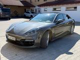 Porsche Panamera 4 E-Hybrid - - Porsche Panamera aus 2018 mit Hybrid-Antrieb