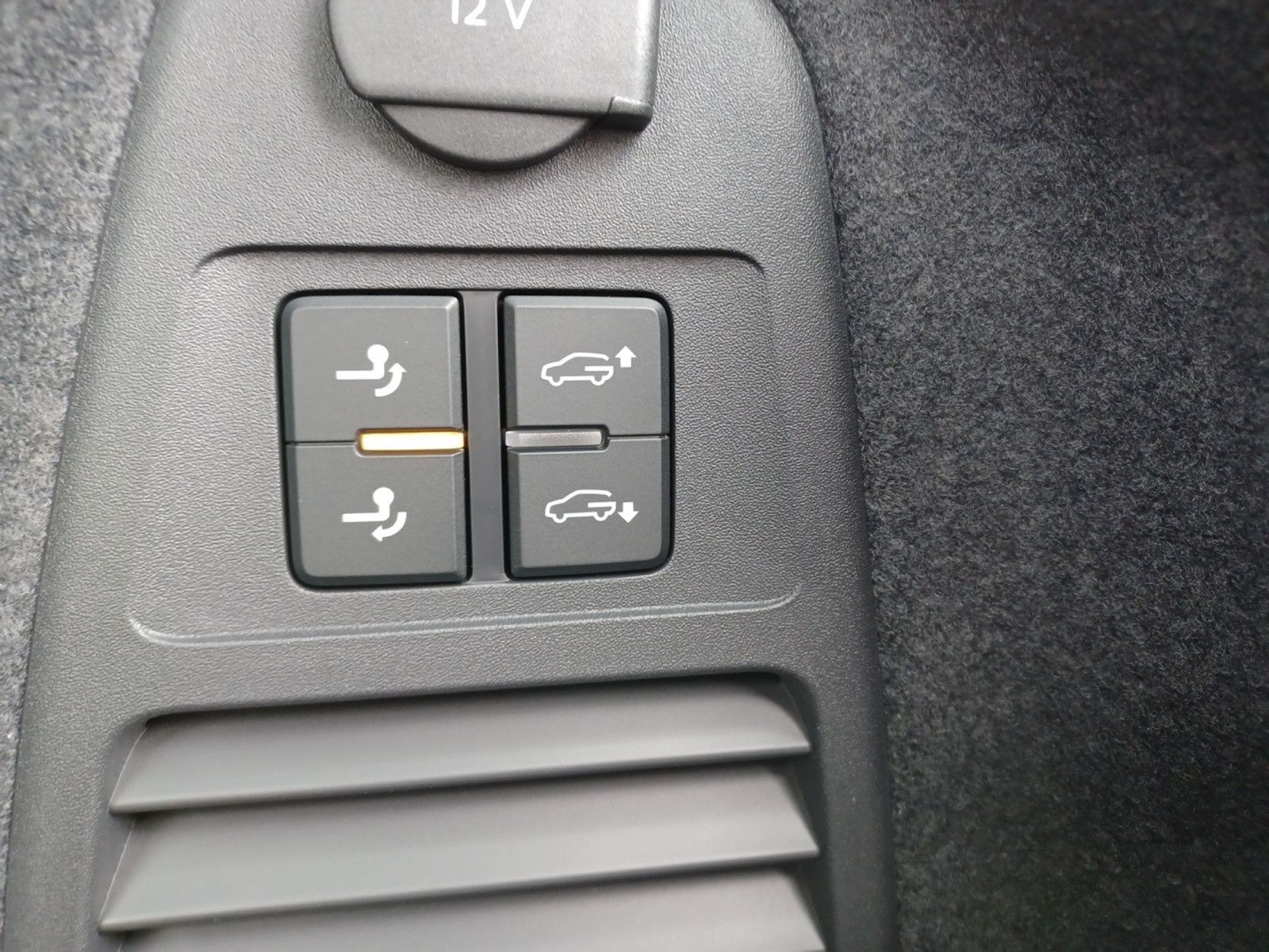 Fahrzeugabbildung Volkswagen Touareg R-Line FINAL EDITION Black Style VOLL