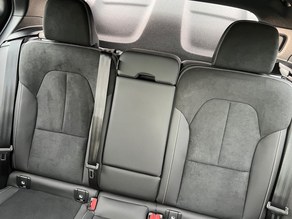 VOLVO EX40 Electric,Extend. R.Ultra Black Ed.,Licht-P VOLVO EX40 Electric,Extend. R.Ultra Black Ed.,Licht-P