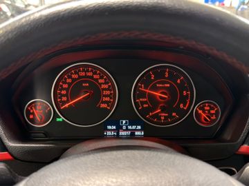 BMW 320 - 11