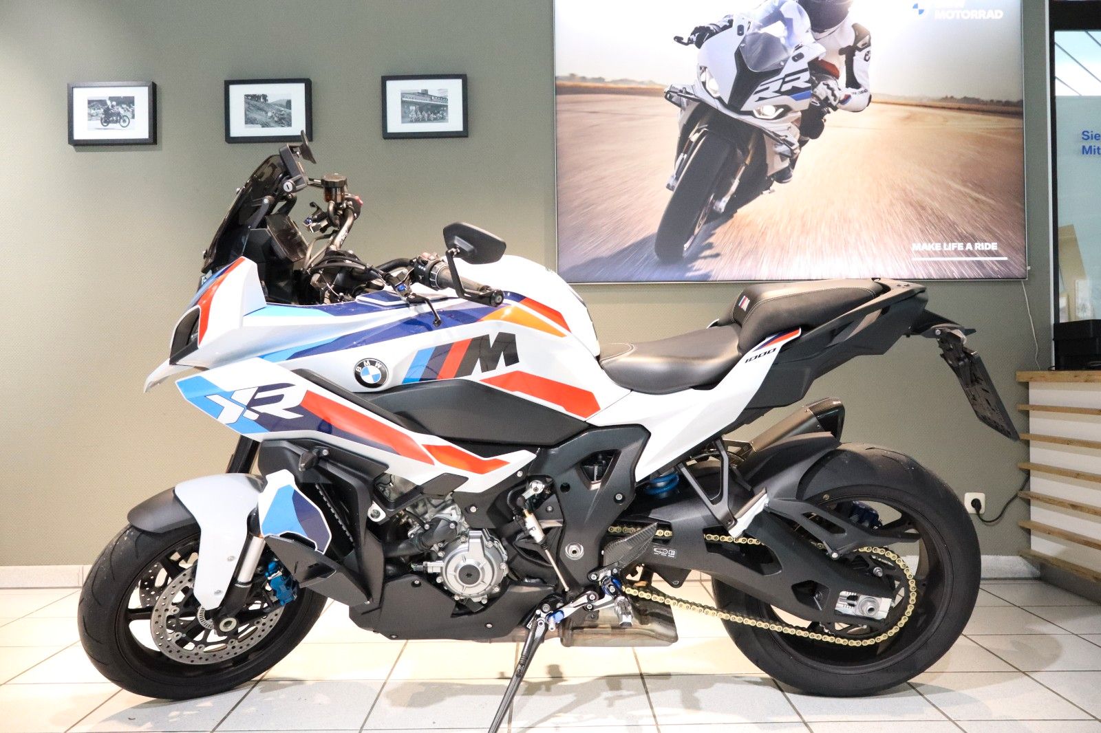 Fahrzeugabbildung BMW M1000 XR