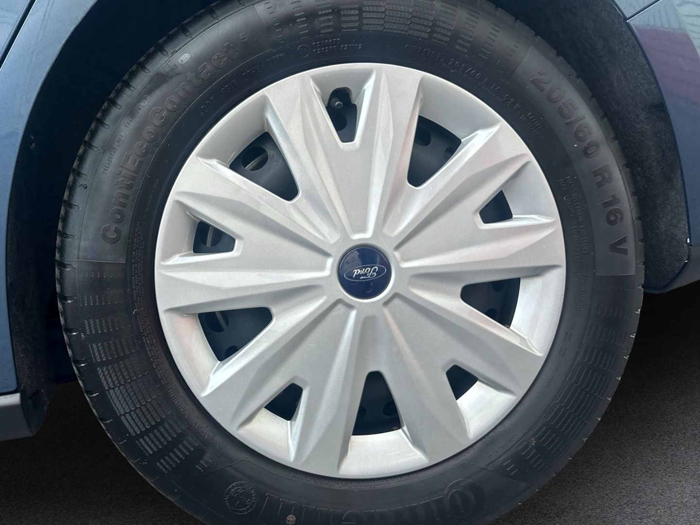 Fahrzeugabbildung Ford Focus Turnier + Sitzheizung +Lenkradheizung +Spu