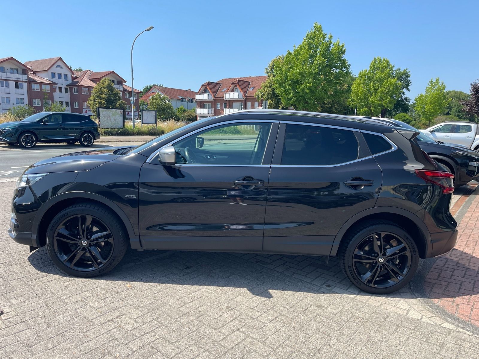 Fahrzeugabbildung Nissan Qashqai 1.3 DiG-T N-Motion 1. Hand/AHK/Pano/360°