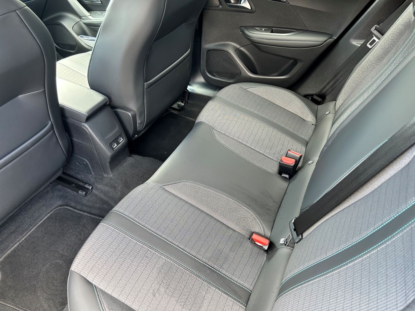 Peugeot 2008 - Bild 8