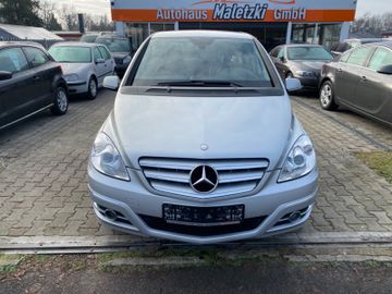 Fahrzeugabbildung Mercedes-Benz B 200 SportsTourer*Sitzheizung*PDC*Bluetooth*