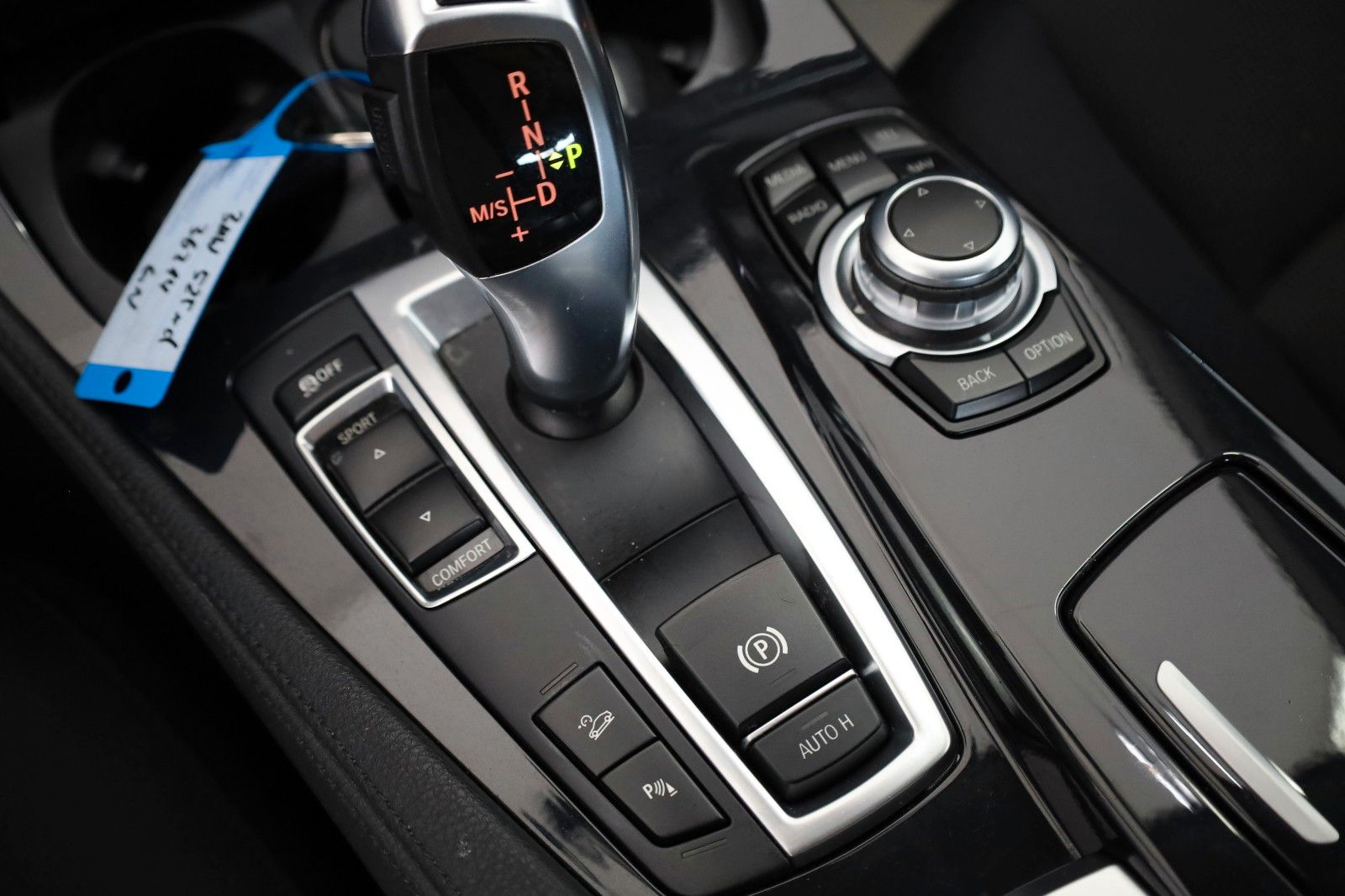 Fahrzeugabbildung BMW 525 d xDrive Touring,Navi,SH,Harman-Kardon,SR+WR