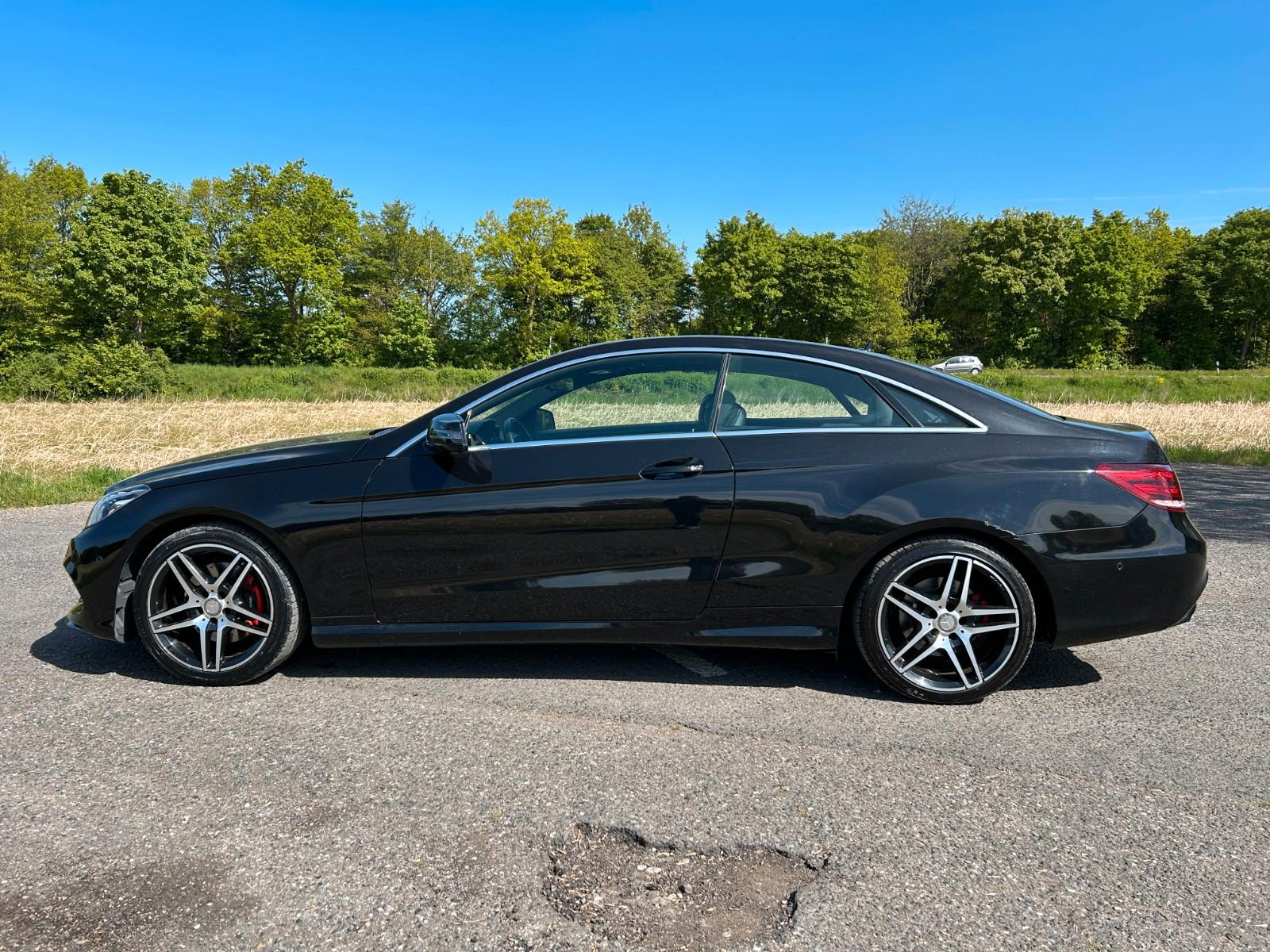 Mercedes-Benz E 200 Coupe 2.0 AMG-Line Night-Paket Panorama