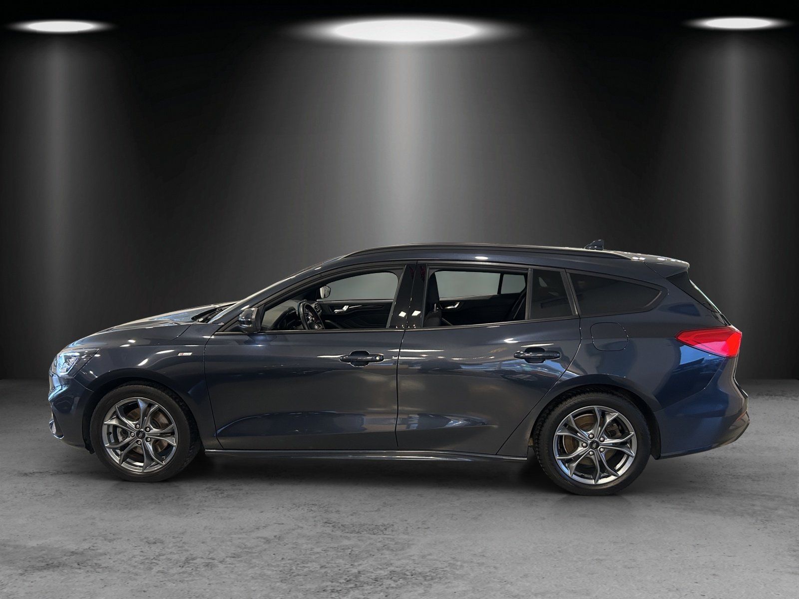 Fahrzeugabbildung Ford Focus Turnier ST-Line