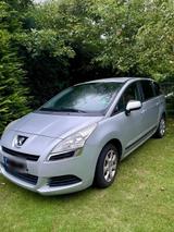 Peugeot 5008, 2010 Jahr. 7 Sitzen . Benzin... - Peugeot 5008 in Bremen