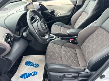 Toyota Yaris Cross - 12