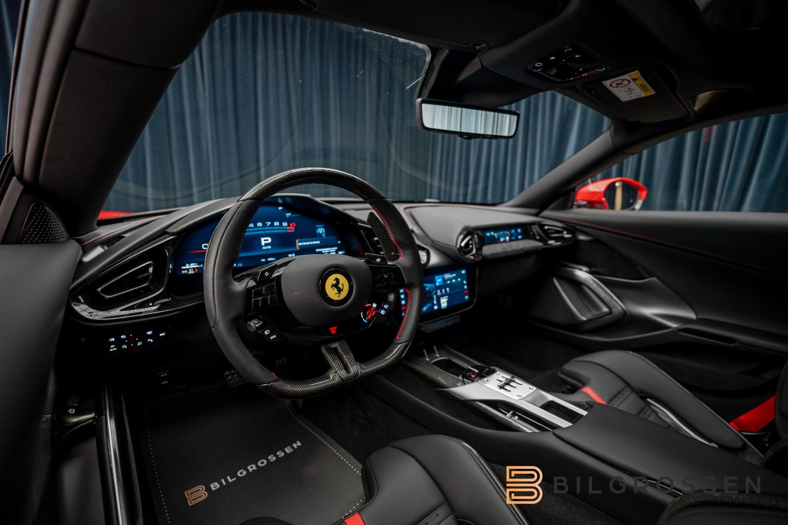 Ferrari Coupe 6.5 V12 CARBON LIFT PASSENGER DISPLAY