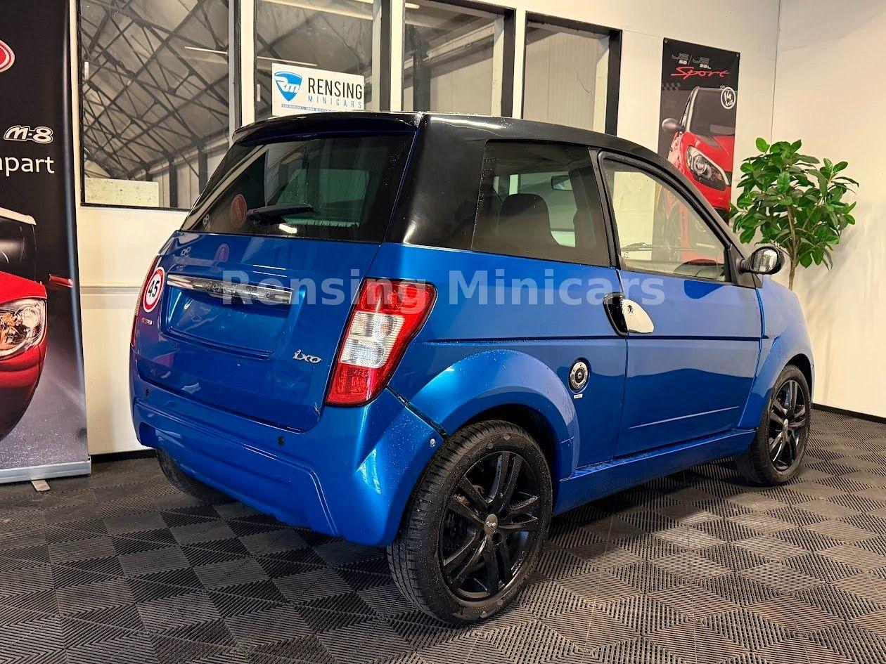 Ligier IXO Blue and Black Mopedauto Microcar 45 KM