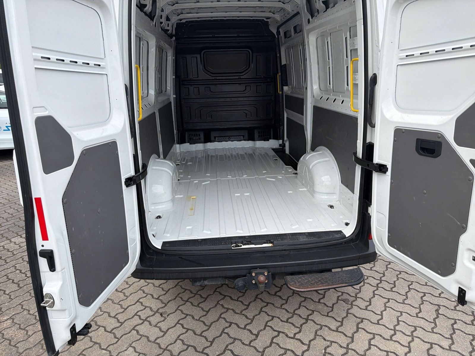 Crafter Kasten 35 MR Hochd. TDi DSG Navi Kamera