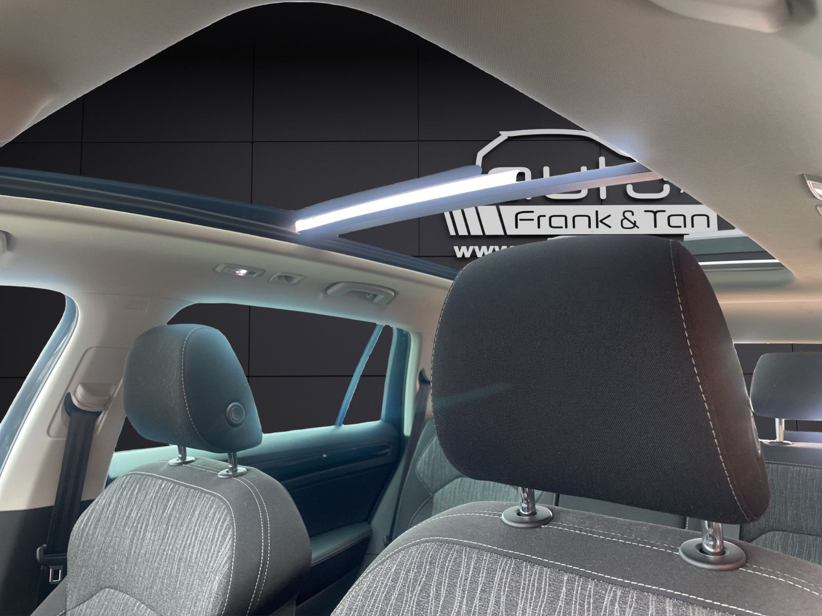 Fahrzeugabbildung SKODA Kodiaq Style 4x4/1.Hand/Pano/Shzvo+hi/Lenkrd hzb