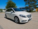 Mercedes-Benz Mersedes-benz B200( BlueEFFICIENCY) - Mercedes-Benz: Mersedes