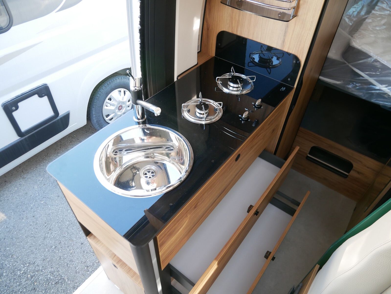 Fahrzeugabbildung Karmann Dexter DE 580 140 PS / Concept Paket