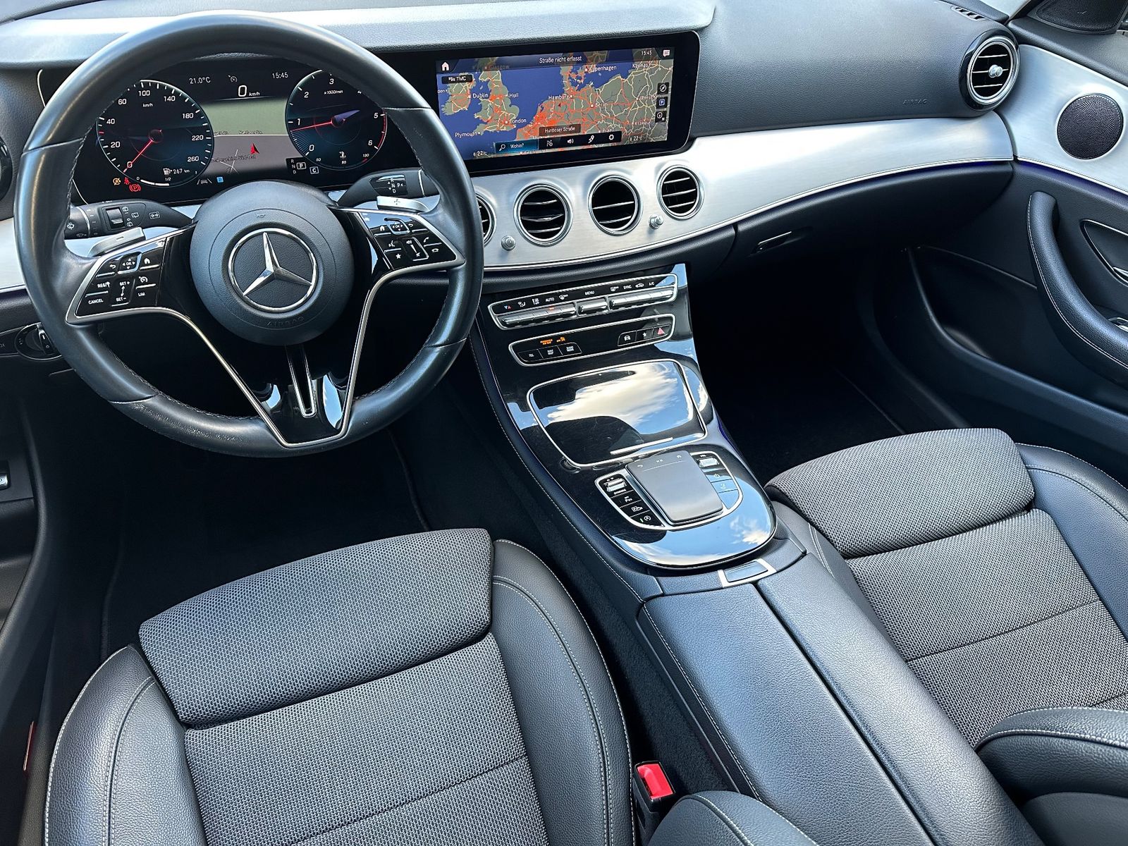 Fahrzeugabbildung Mercedes-Benz E 220 d T 4Matic Avantgarde NAV+LED+WIDESCEEN