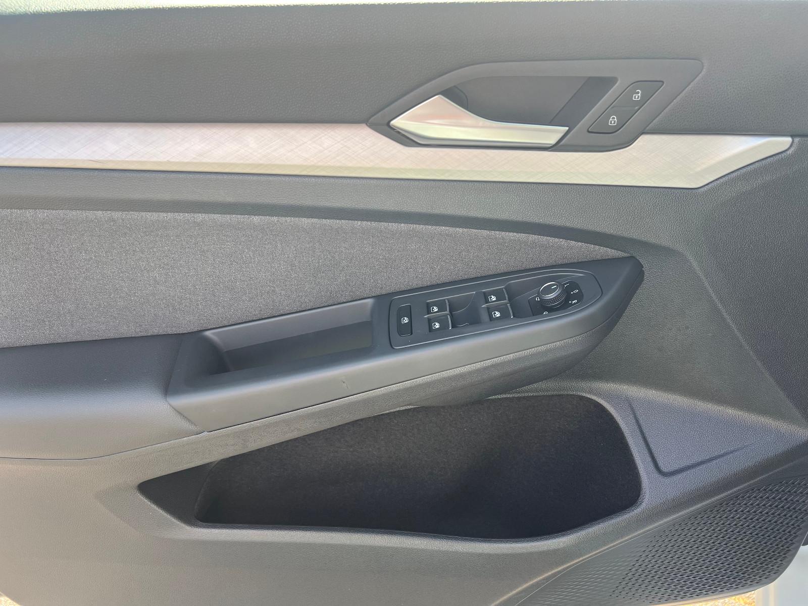 Volkswagen Golf VIII Lim. Life 1.5 eTSI DSG -NAVI -PDC -LED, миниатюра 9