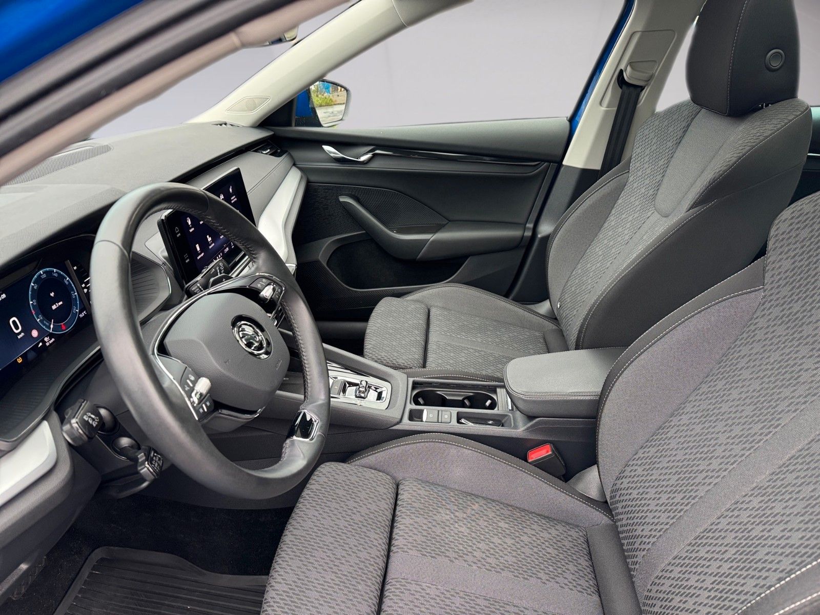 Fahrzeugabbildung SKODA Octavia Combi Ambition Clever 2.0 TDI