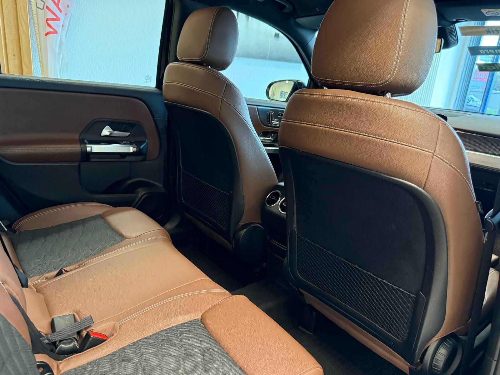 Fahrzeugabbildung Mercedes-Benz GLB 200 / SCHEKCHEFT / LED / NAVI / KAMERA
