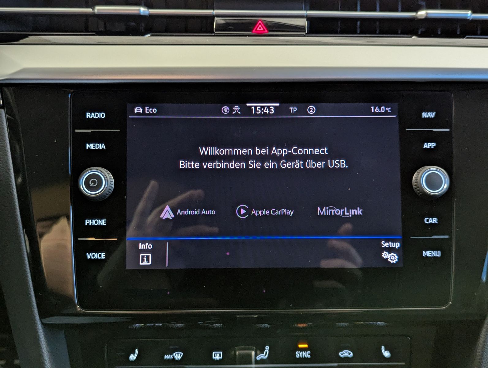 VW Arteon 2.0 TDI DSG SB Virtual LED Kamera AHK 18" - Image 24