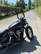 Harley-Davidson Street Bob mit Heckumbau v. Thunderbike - HARLEY-DAVIDSON THUN