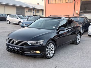 Volkswagen Passat - 1