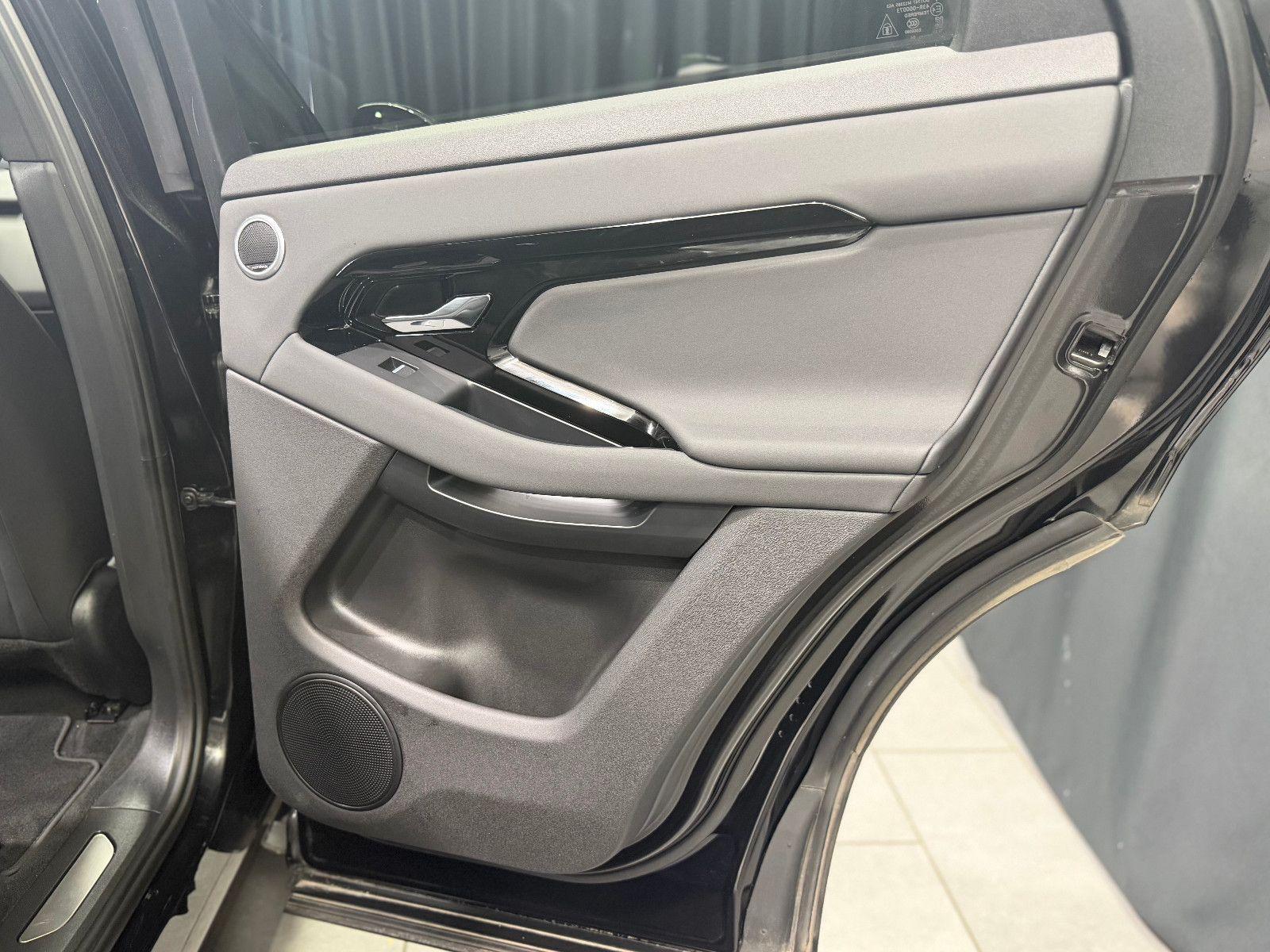 Fahrzeugabbildung Land Rover Range Rover Evoque Dynamic SE |AHK|MERIDIAN|360°