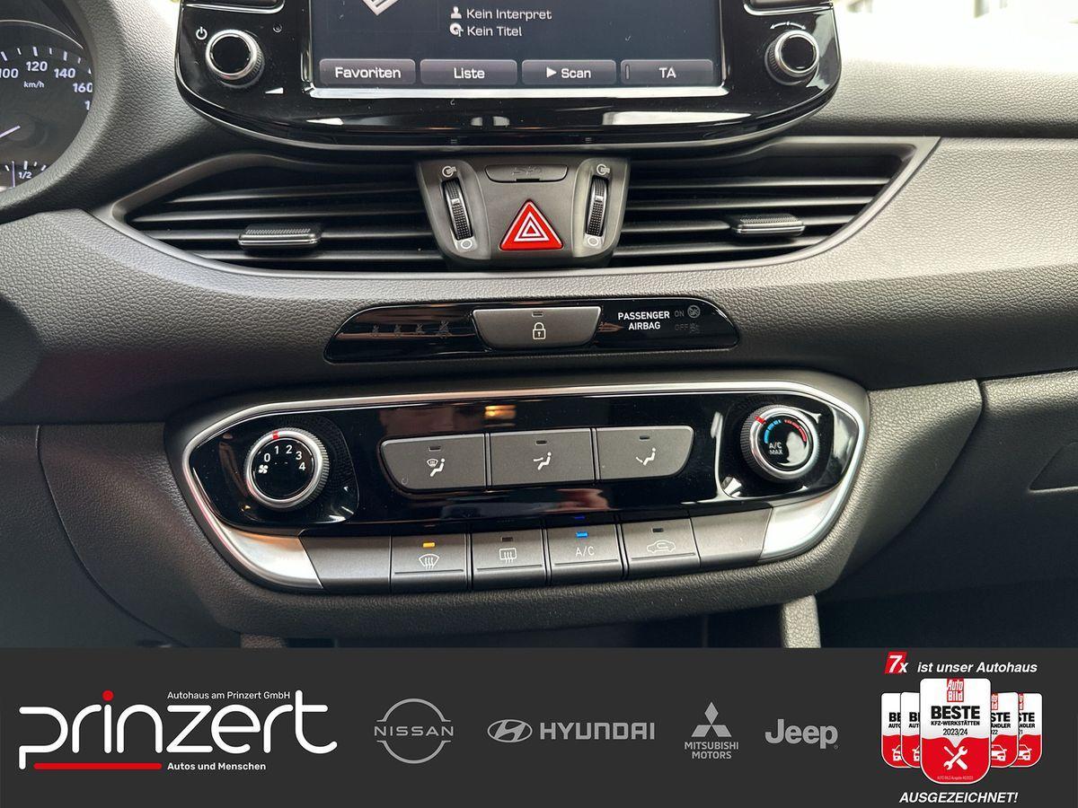 Hyundai i30 1.4 "YES!" DAB*Carplay*Tempomat*Navi*LM16"