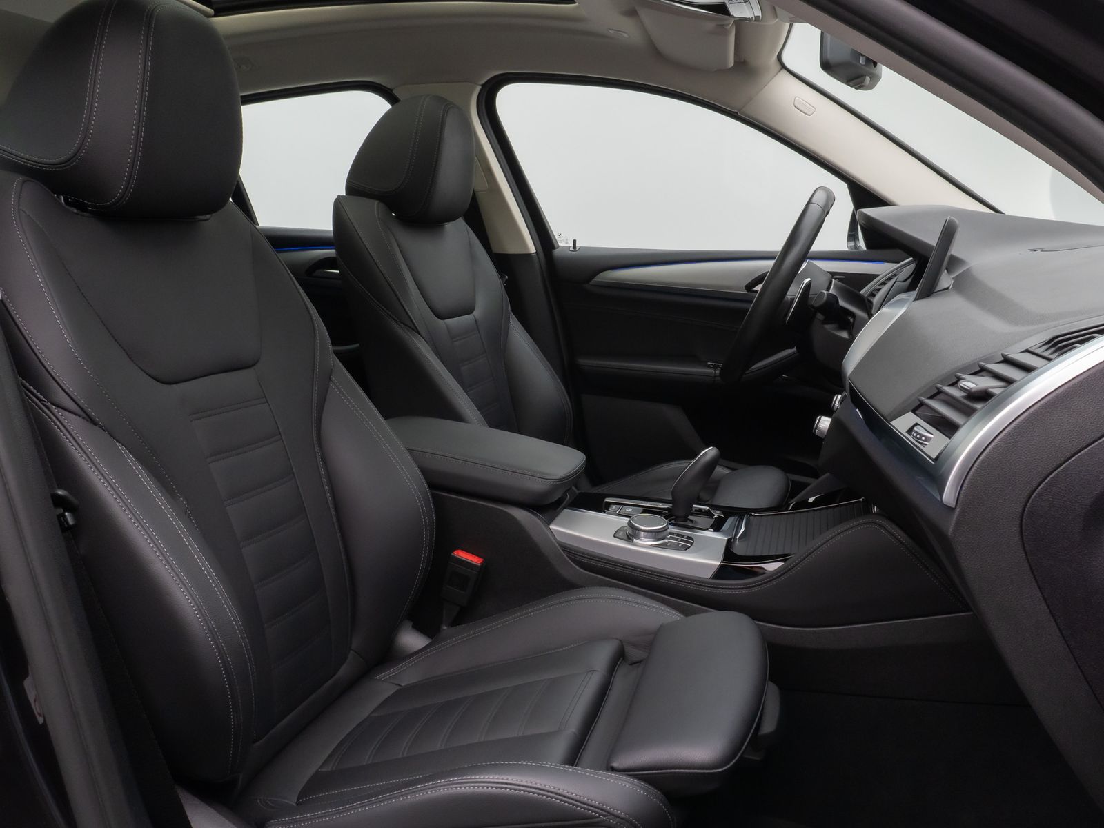 Fahrzeugabbildung BMW X4 xD30i xLine Panorama Kamera HUD HiFi DisplKey