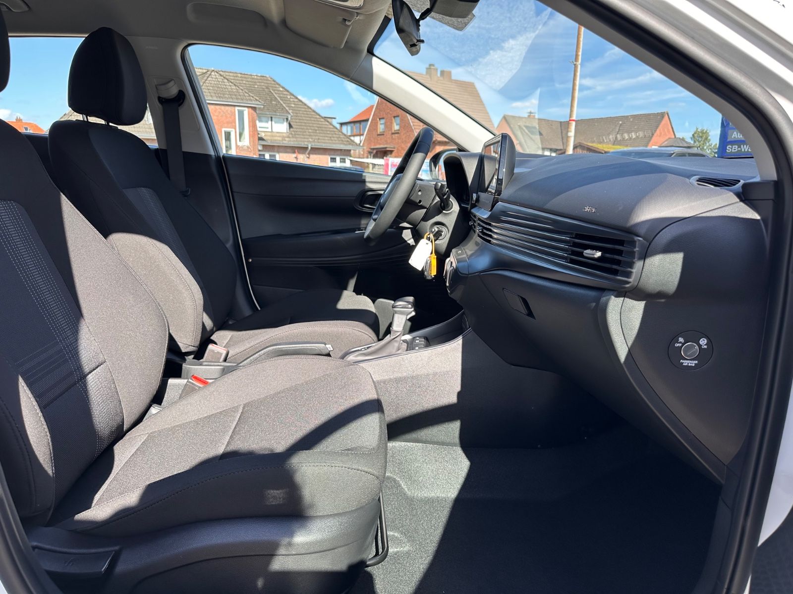 Fahrzeugabbildung Hyundai i20 1.0 T-GDI DCT Comfort APP/Navi/PDC/RFK/SHZG