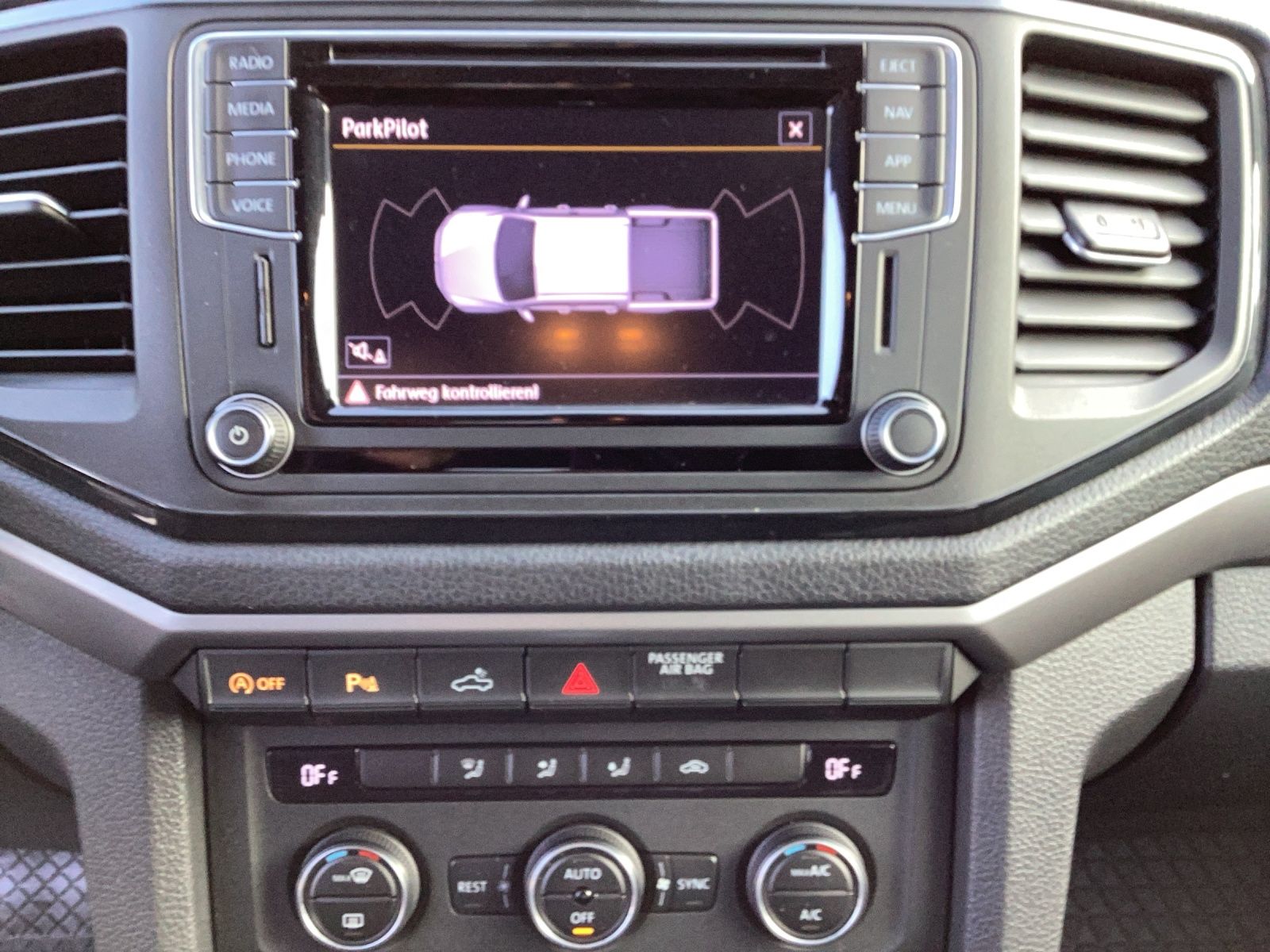 Fahrzeugabbildung Volkswagen Amarok TDI Comf. DC 4M Bi-Xenon Navi AHK SHZ