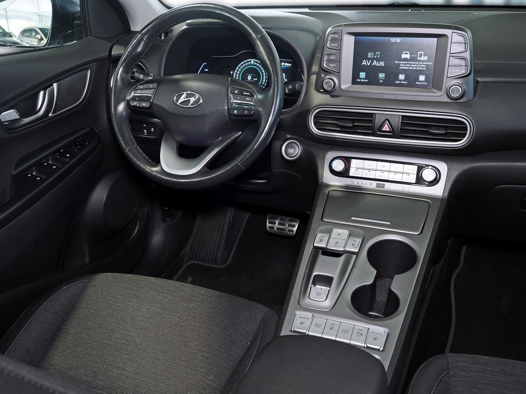 Fahrzeugabbildung Hyundai KONA STYLE ELEKTRO 2WD KAMERA ACC PDC KLIMA ISO