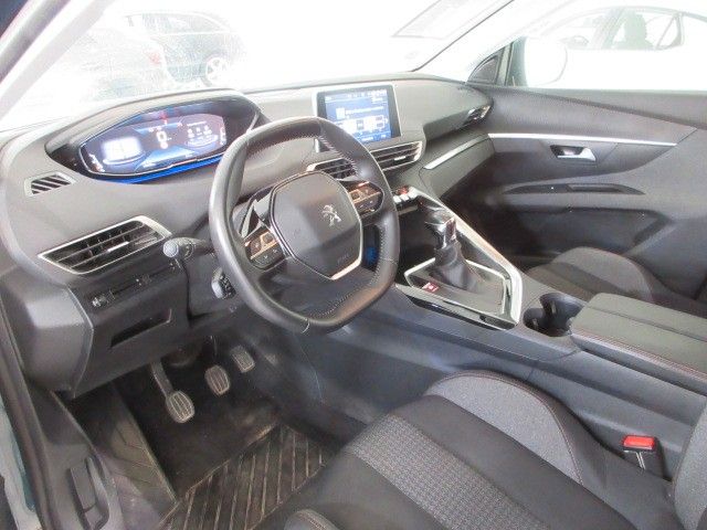 Fahrzeugabbildung Peugeot 5008 Active 1.2T NAVI/LED/PDC/TEMPOMAT/DAB/ALU