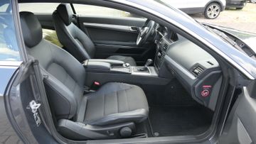 Mercedes E 220 - 11