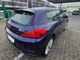 Volkswagen Scirocco 1.4 TSI BlueMotion Technology - - mit Benzin-Antrieb: Coupe, Violett, Ambiente-Beleuchtung
