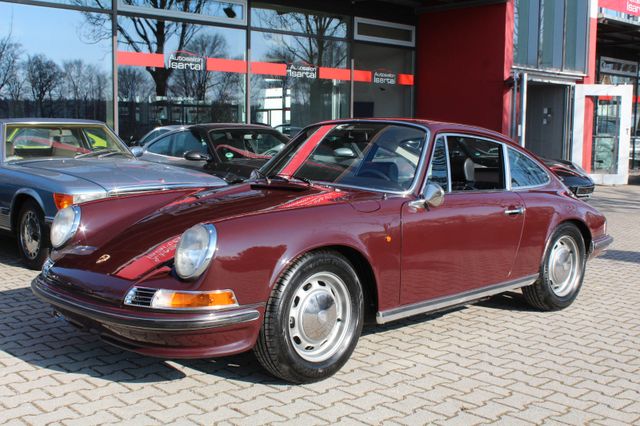 Porsche 911 2.2T - restauriert - matching #