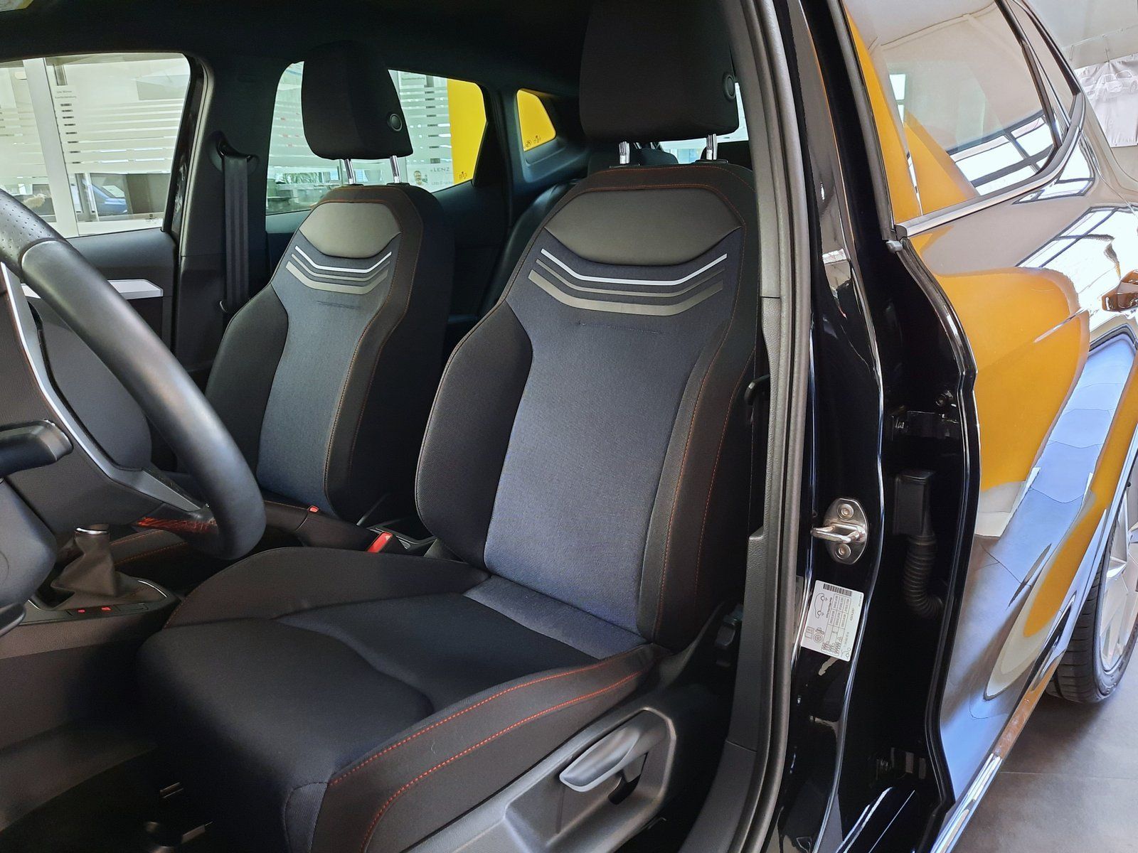 Fahrzeugabbildung SEAT Ibiza FR *LED*Einparkh.*Sitzhzg.*AppConnect*