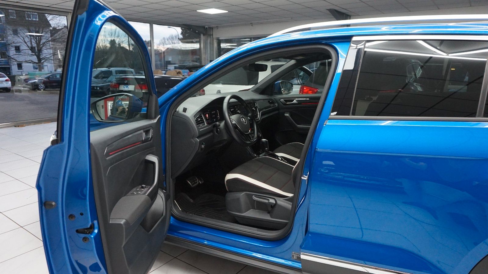 Fahrzeugabbildung Volkswagen T-Roc Sport 4Motion *Autom.*Navi*Kamera*